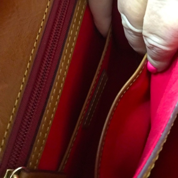 D&B Florentine Crossbody in NATURAL 😍🔥 - Picture 7 of 9